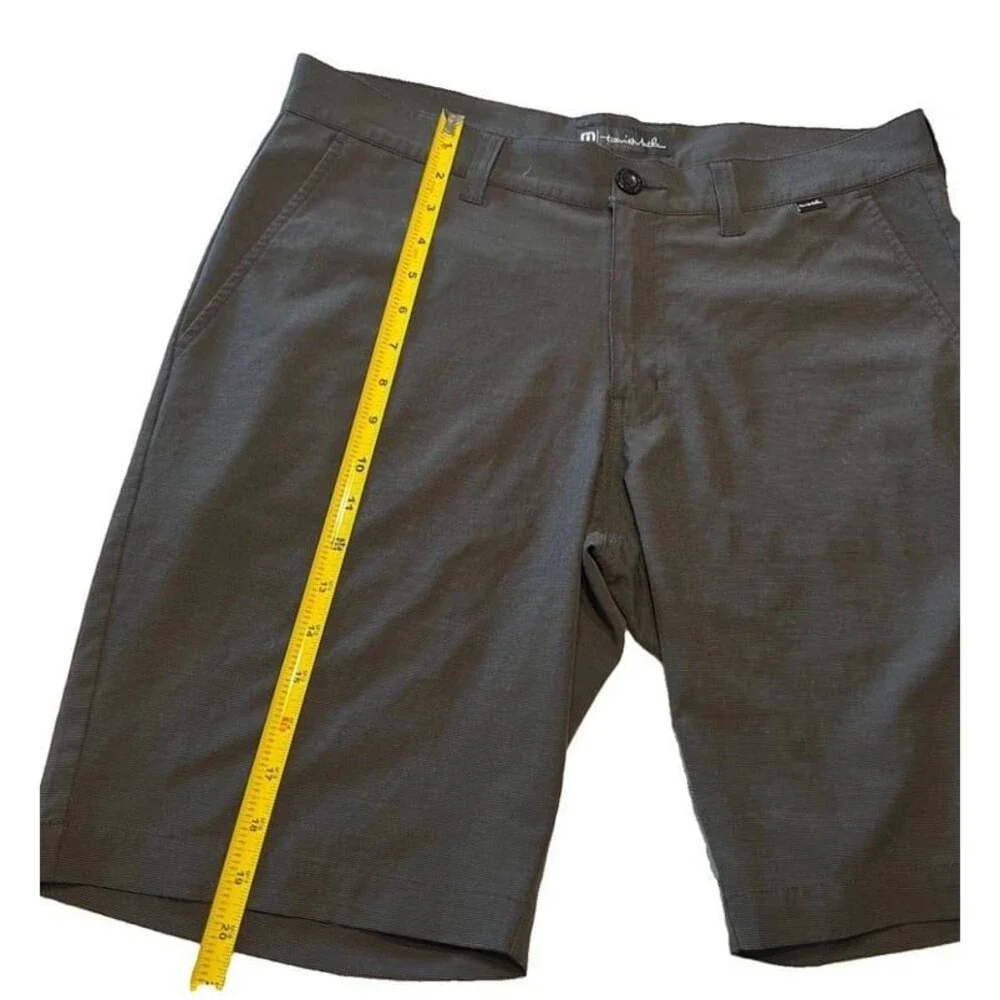 TravisMathew Men's Performance Golf Shorts Gray Flat Front Stretch Size 33